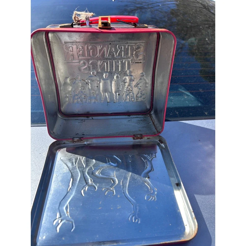 Funko Stranger Things Metal Lunch Box Red Black‎ Fair Condition 2019 Netflix